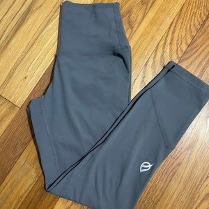 Gray ptula leggings